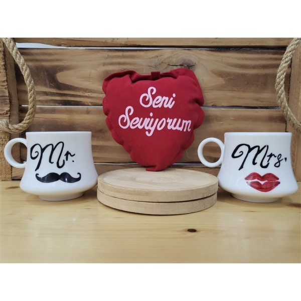 Mr. & Mrs. Porselen Kahve Fincanı Seti Seni Seviyorum Peluş Kalp Hediyeli